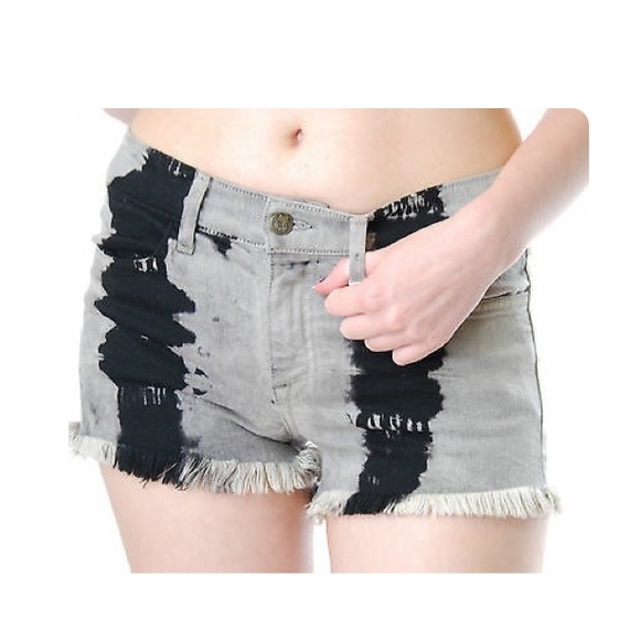 Wildfox Pants - Wildfox Ruby Midrise Cut Off Shorts in Marvel